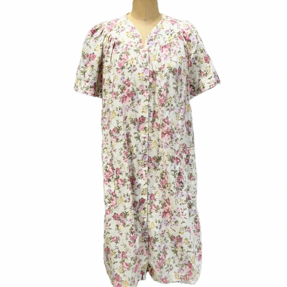 Vintage loungewear house